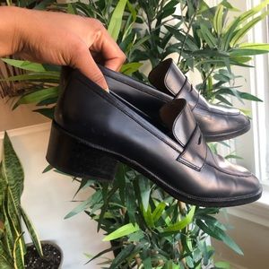 Black leather Ann Taylor loafers